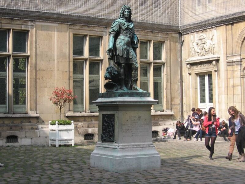 Marais Walking Tour: Lifestyle in Paris - Unveiling the Architectural Marvels of the Marais