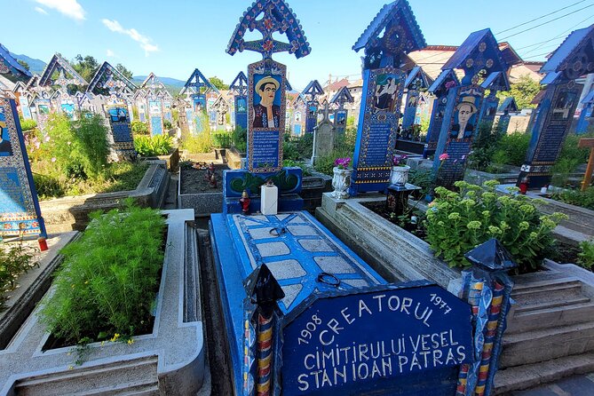 Maramures Activ Tour - Visiting the Vibrant Merry Cemetery
