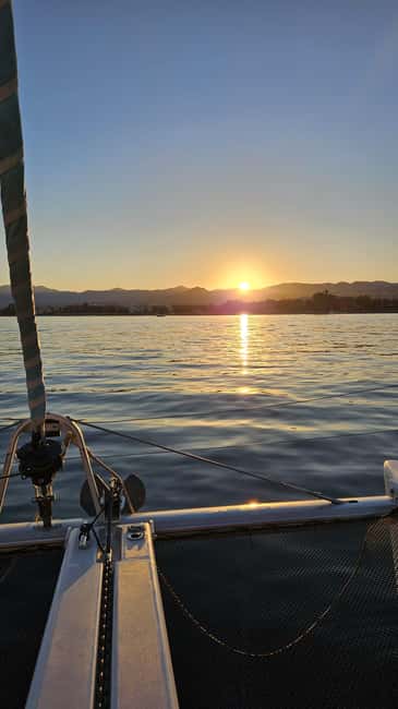 Marbella: Catamaran Sunset Cruise with Drinks and Snacks - A Romantic or Social Sunset Experience