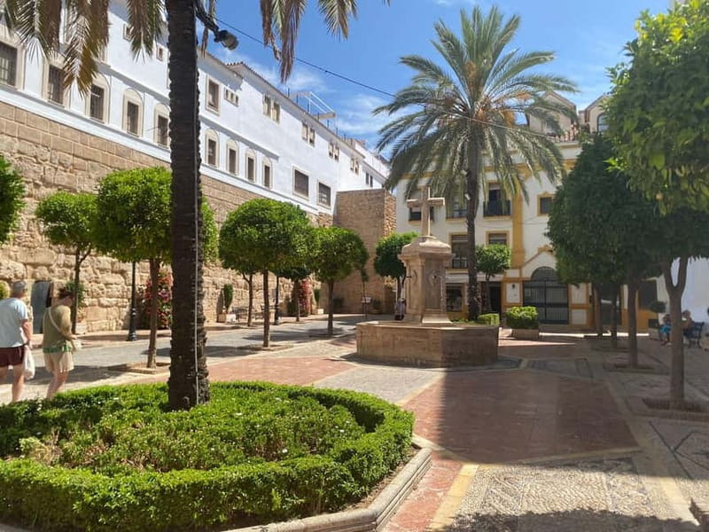 Marbella: City tour of Marbella City / Old Town incl. breakfast Stop - Explore Marbella’s Old Town and Promenade in a Guided Tour