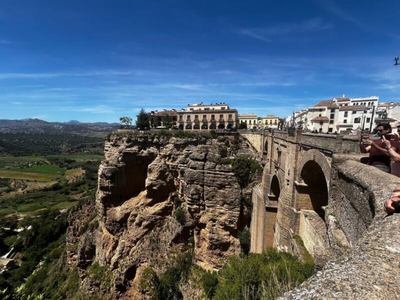 Marbella/Estep. Private VIP-Tour Ronda incl. Tapas & Drinks - Visiting the Puente Nuevo and El Tajo Gorge