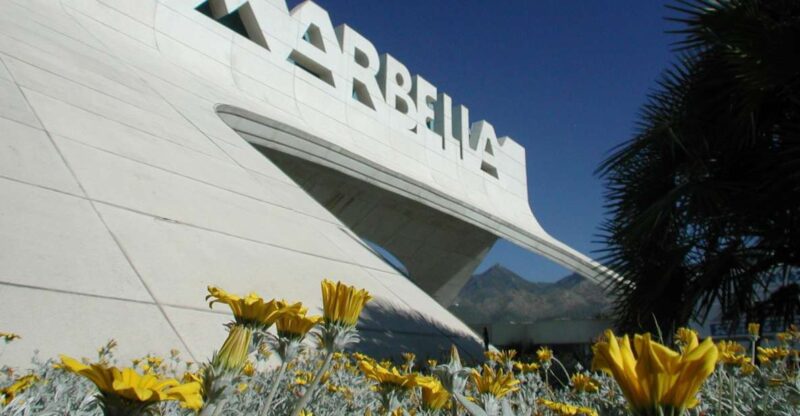 Marbella, Mijas and Puerto Banús Full-Day Sightseeing Tour - Discovering Puerto Banús’ Stunning Marina