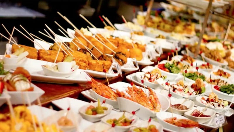 Marbella Old Town Tour & Boattrip to Puerto Banús - Tasting Andalusian Olive Oil and Tapas in Marbella