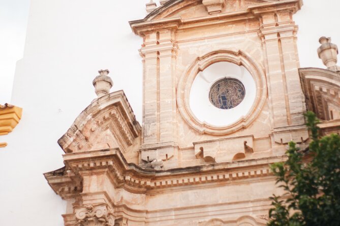Marbella: Private Walking Tour In The City's Historic Centre - Visiting the Vibrant Plaza de Los Naranjos