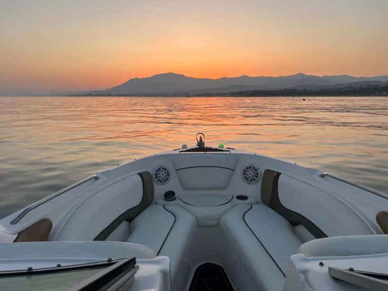 Marbella: Puerto Banus Boat Trip with Dolphin Watching - Discover Marbella’s Coastline on a Private Yacht Tour