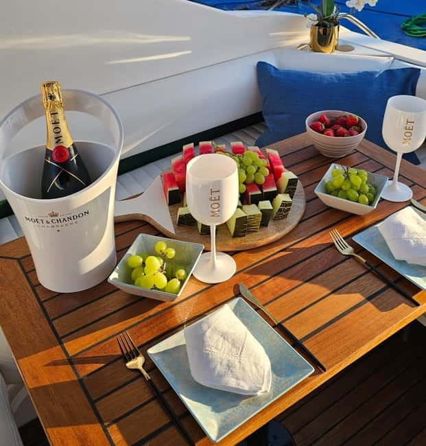 Marbella: shared cruise 2-4 hours on luxury yacht Targa 37 or Targa 48 - The Targa 37: Power, Comfort, and Scandinavian Elegance