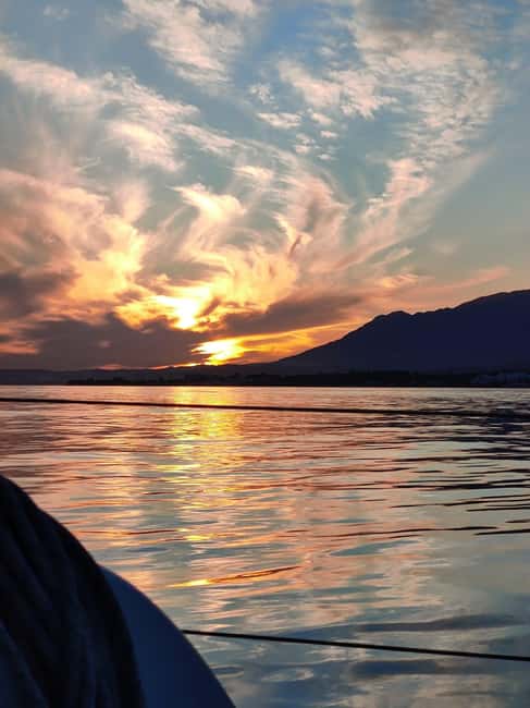 Marbella: sunsent Private tour with drink and snack ,2 hour - Marbella Sunset Private Sailing Tour with Drinks and Snacks: An Ocean Escape in Andalusia
