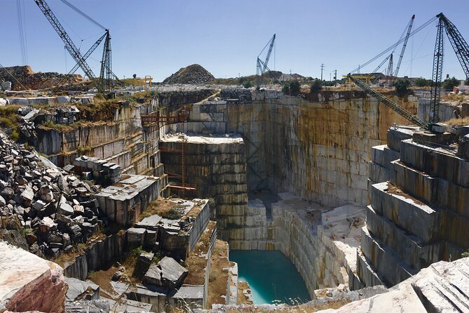Marble Tour in Vila Viçosa - Industrial Marble Transformation at a Local Sawmill
