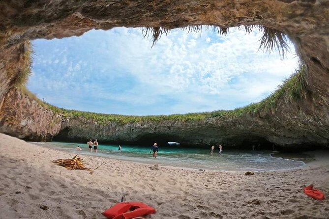 Marietas Islands and Playa Escondida Tour - Explore the Marietas Islands and Playa Escondida with a 6.5-Hour All-Inclusive Tour