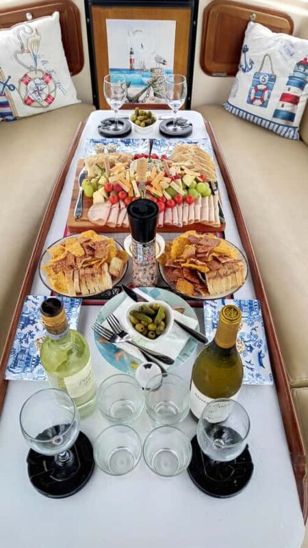 Marina del Rey: New Year's Eve, 4th of July Fireworks Cruise - The Onboard Experience: Food, Drink, and Atmosphere