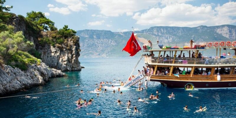 Marmaris Boat Trip Lunch & Unlimited Soft & Alcoholic Drinks - The Experience of the Guides and Crew