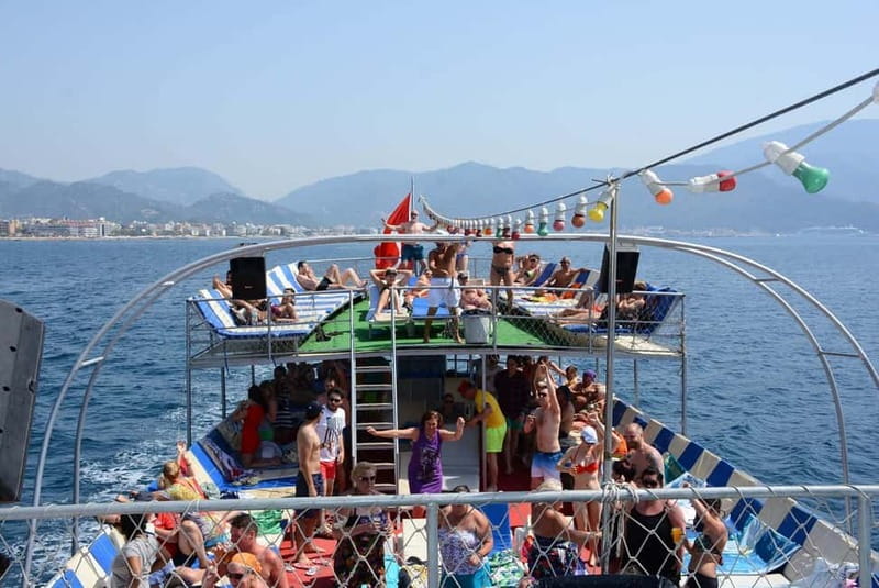 Marmaris: Boat Trip w/Lunch, ansfer & Unlimited Drinks - Lunch on Board: BBQ with Vegetarian Options
