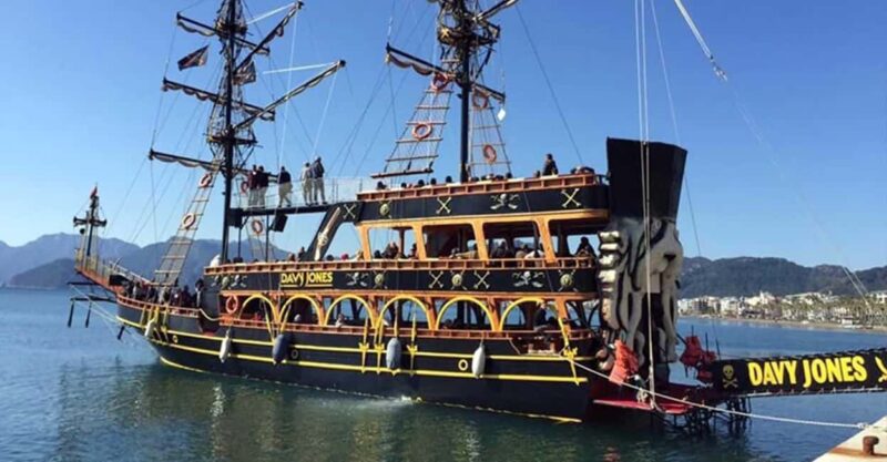 Marmaris Pirate Boat w/ Lunch, Unlimited Alcoholic Drinks - Lively Entertainment and Family-Friendly Activities