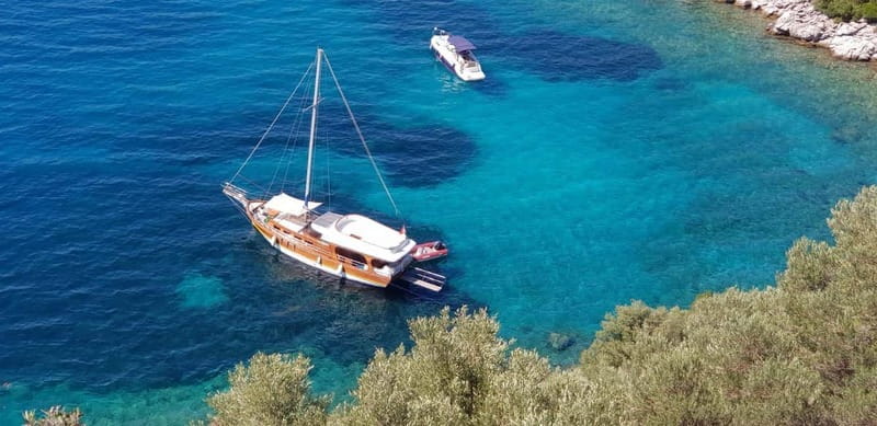 Marmaris: Private Boat Cruise w/ Lunch and Soft Driks - Enjoying the BBQ Lunch and Unlimited Soft Drinks