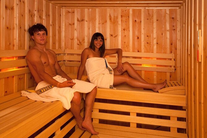 Marmaris VIP Turkish Bath & Oil Massage - The Layout of the Bathhouse and Group Dynamics
