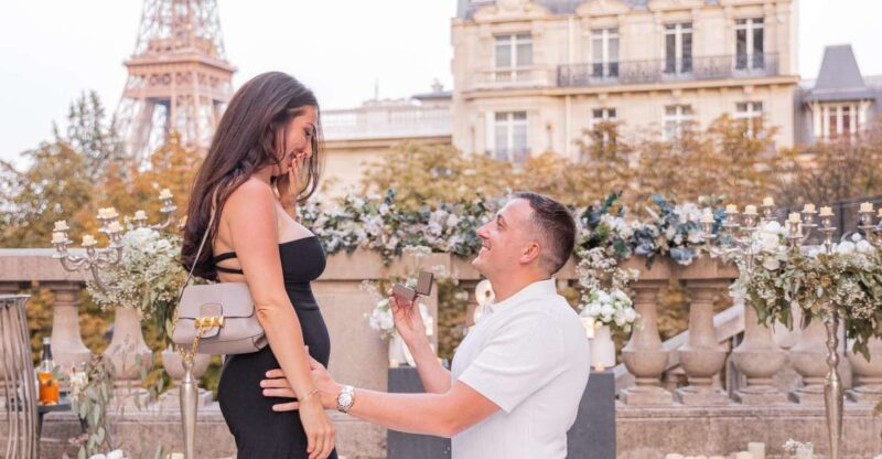 Marriage Proposal in Paris + Photographer 1h-Proposal agency - A Personalized Marriage Proposal with a Parisian Touch