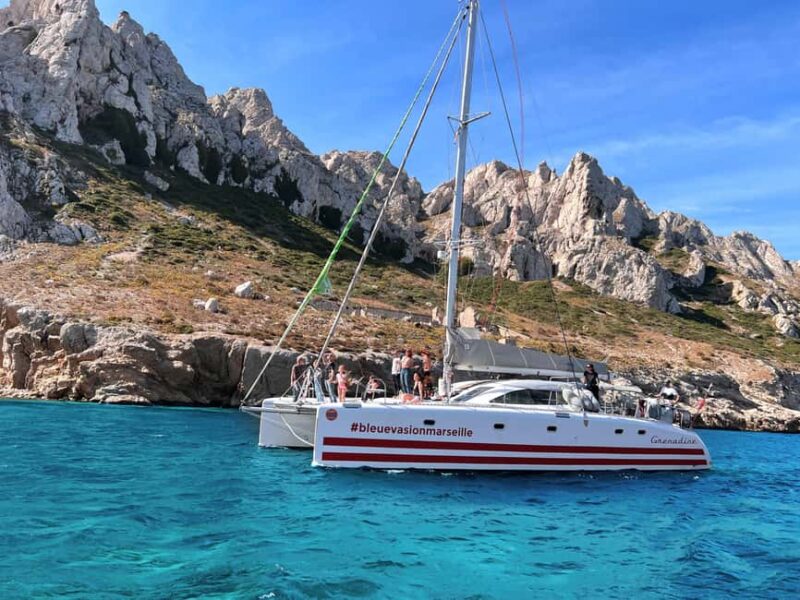 Marseille: Calanques Catamaran Cruise, Picnic, & Swimming - Comfortable, Well-Equipped Catamaran with Top Amenities