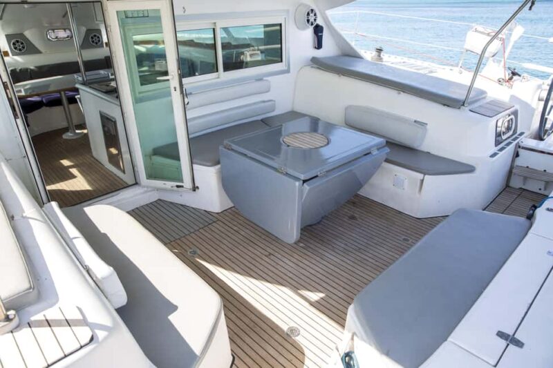 Marseille: Calanques Catamaran Cruise, Picnic, & Swimming - The Food and Drink: Fresh Picnic with Rosé and Snacks