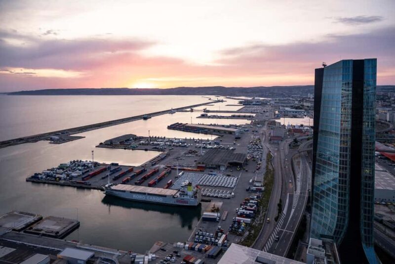 Marseille: entry ticket to the Sky Center panoramic terrace - Flexible and Interactive Experience with Modern Touches