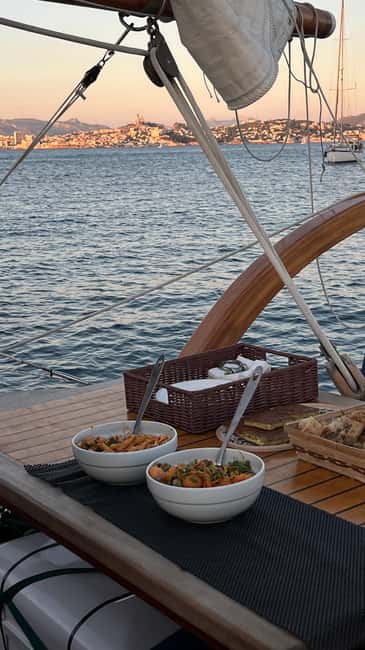 Marseille: Evening sailboat trip to the Calanques du Frioul with buffet and organic wine - Start Point in Marseille’s Old Port and Check-in Details
