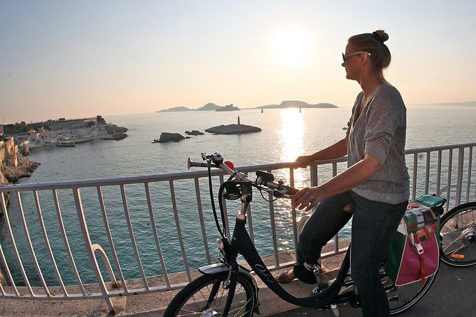 Marseille Grand E-Bike Tour : "le tour du Fada" - Visiting Napoleon’s Palace at Palais du Pharo