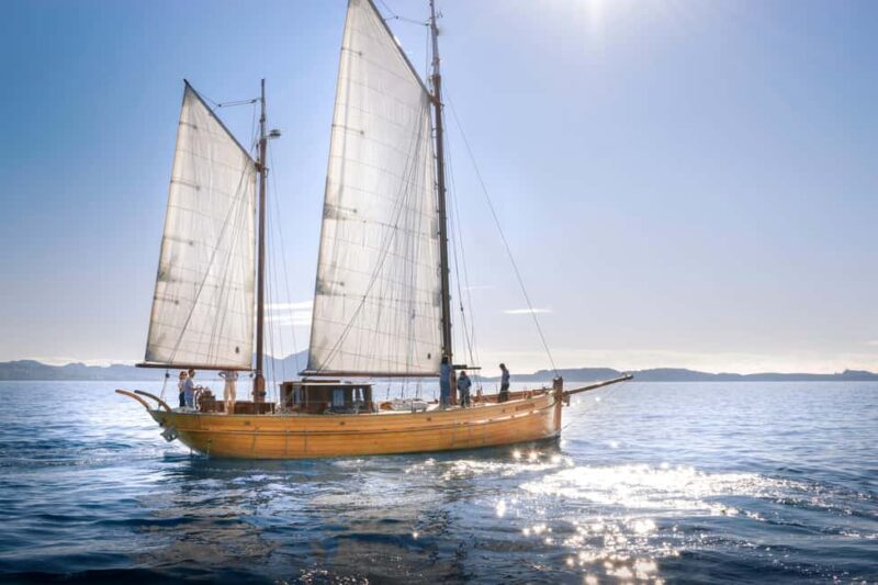 Marseille: Half-day sailing + snorkeling in the Calanques - The Charm of the Bruine Beer Sailboat