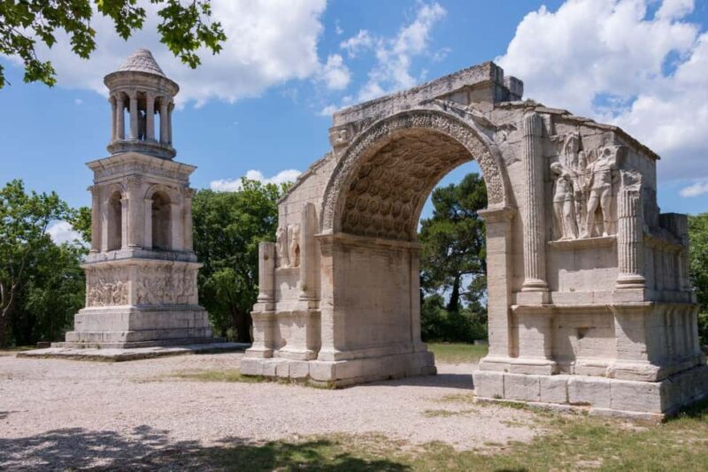 Marseille: Les Baux & Saint-Rémy Tour - Key Points