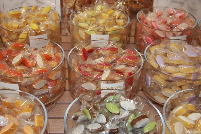 Marseille Miam Miam Food tour - The Artistic Atmosphere of Le Panier