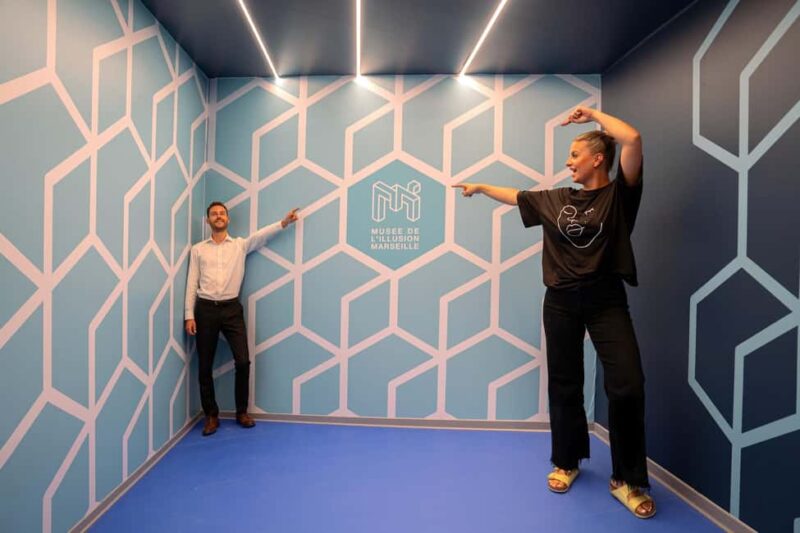 Marseille: Musée de l'Illusion Entry Ticket - Interactive Optical Illusions and Perspective Rooms