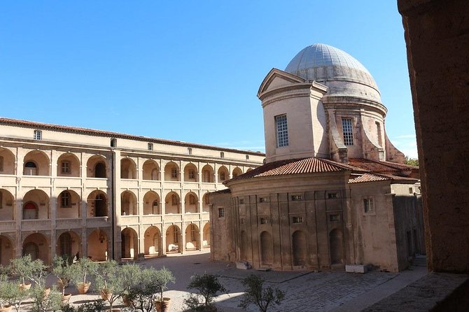 Marseille Old District : Private Walking Tour - Admiring 17th-Century Architecture at Centre de la Vieille Charité