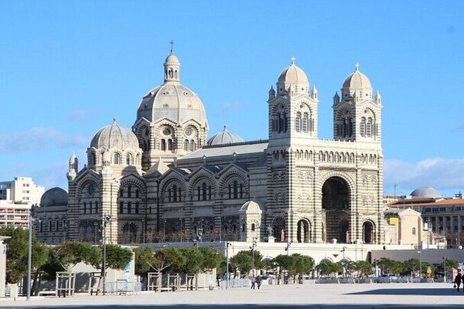 Marseille Old Port And Panier District Walking Tour - Starting at Marseille’s Old Port: The City’s Beating Heart