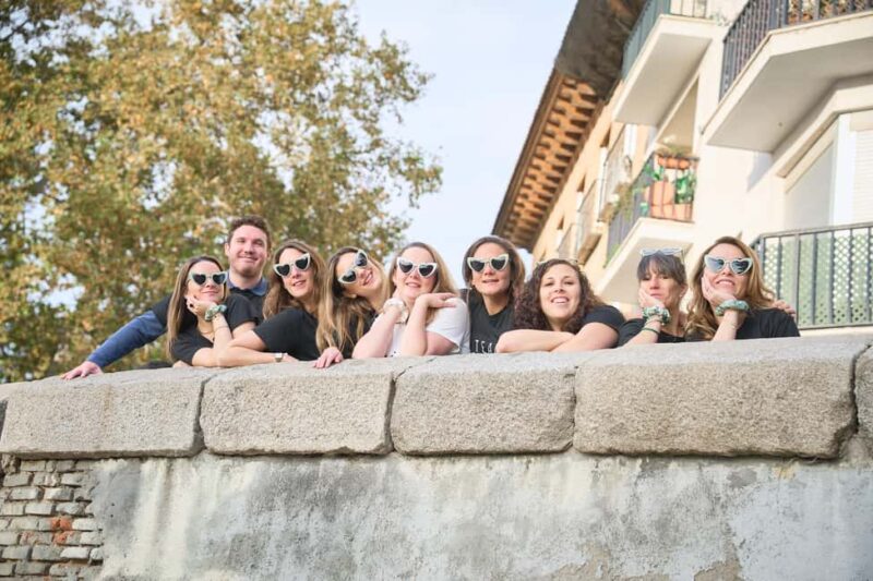 Marseille: Private Photoshoot in the Most Scenic Spots - Logistics: Group Size, Accessibility, and Meeting Details