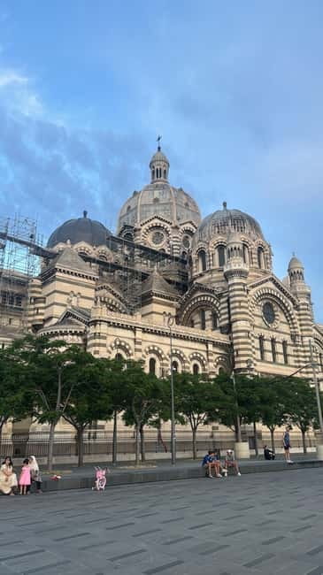 Marseille & Provence: Personalized Tours Designed Around You - Multilingual Guides and Personalized Interaction
