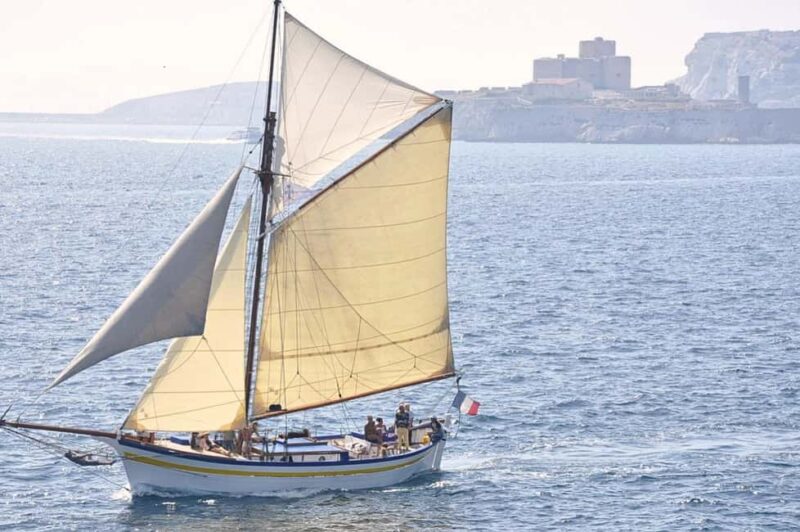 Marseille: Sailing cruise in the calanques, lunch and wine - Key Points