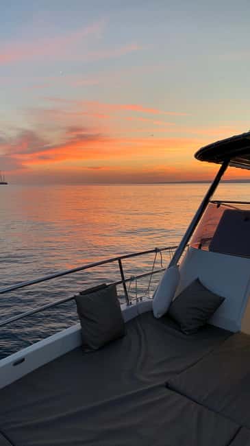 Marseille: Sunset Boat Cruise with Buffet and Organic wine - Guides and Service Quality