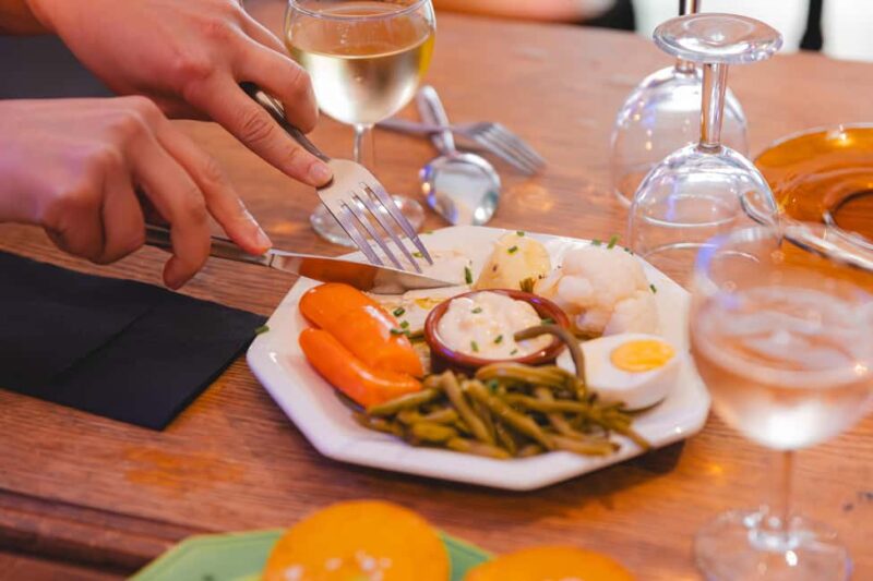 Marseille: Walking Food Tour with Tastings - Sampling at Rue Caisserie and Noailles