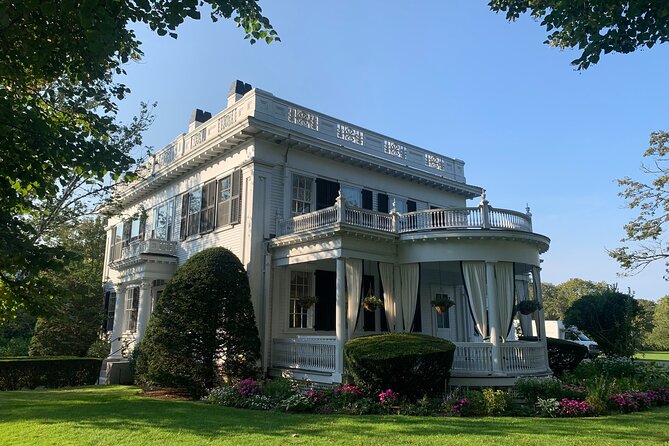 Marthas Vineyard Self-Guided (APP/GPS) Audio Walking Tour - The Federated Church and Frederick Douglass