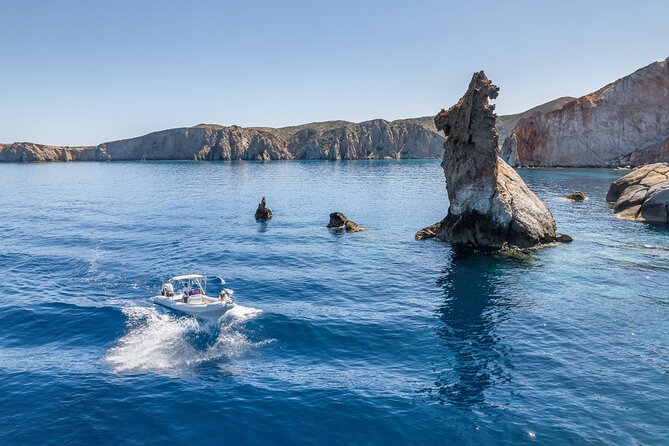 MARVEL SEAWEED 9.6m/32ft Private Boat Tour - Navigating Milos with a Licensed Skipper