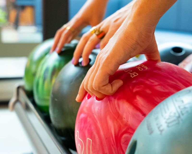 Maspalomas: Bowling Session Entry Ticket at Holiday World - The Experience for Casual and Competitive Players
