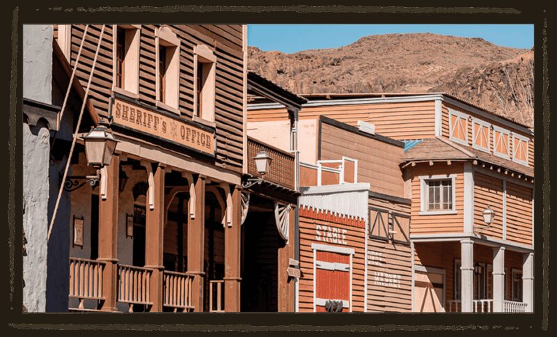 Maspalomas: Tickets to Sioux City Park - Dress Up and Souvenir Shopping