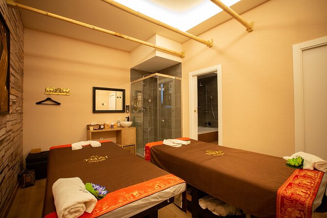 Massage of your choice of 60 min in the same room at THAI MASSAGE ALURA - The Experience of the Same-Room, Double Massage Setting