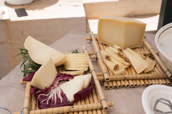 Masseria Seppunisi Tour - Mozzarella and Burrata experience - The Handmade Mozzarella and Burrata Demonstration