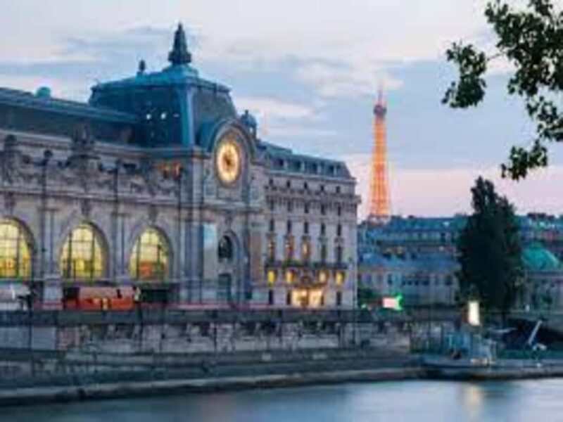 Masterpieces & Stories: Skip-the-Line Musée d'Orsay Tour - From the Pont Neuf to the Louvre: Discovering Parisian Landmarks on Foot
