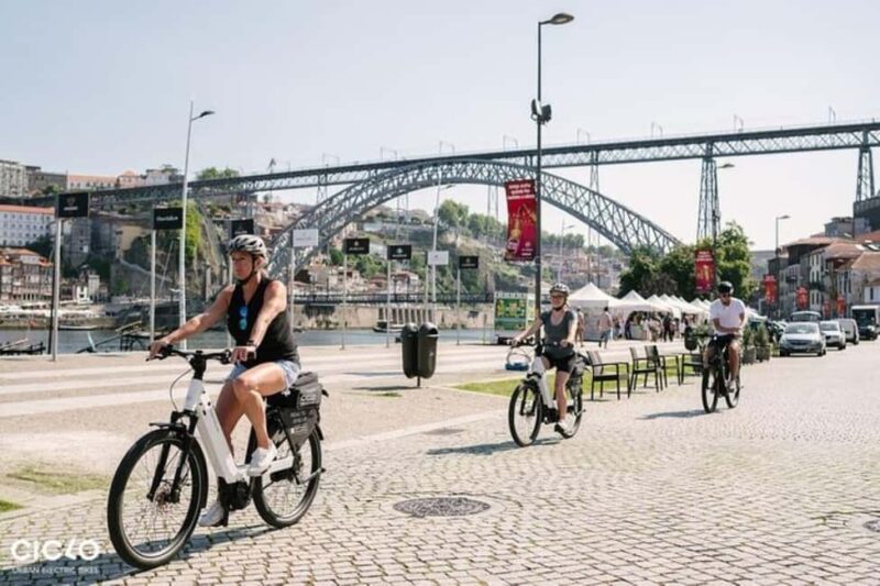 Matosinhos: Portuguese breakfast with Pastel de Nata + E-Bike rental - Exploring the Coastline from Matosinhos to Porto