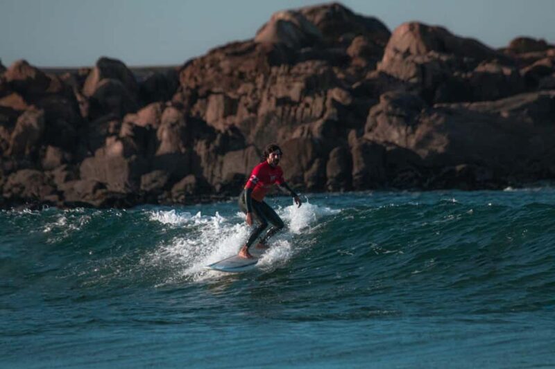 Matosinhos: Surf lesson with instructor. Option for surf lesson and healthy meal - Frequently Asked Questions