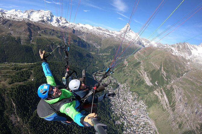Matterhorn Paragliding flight in Zermatt (20-25min) - The Pilots Role and Flight Safety