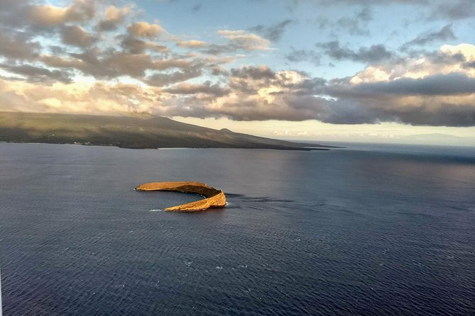 Maui Circle Island-PRIVATE-Air Tour for 2-5: Waterfalls & Lava! - Highlights of Maui’s Iconic Landmarks from the Air