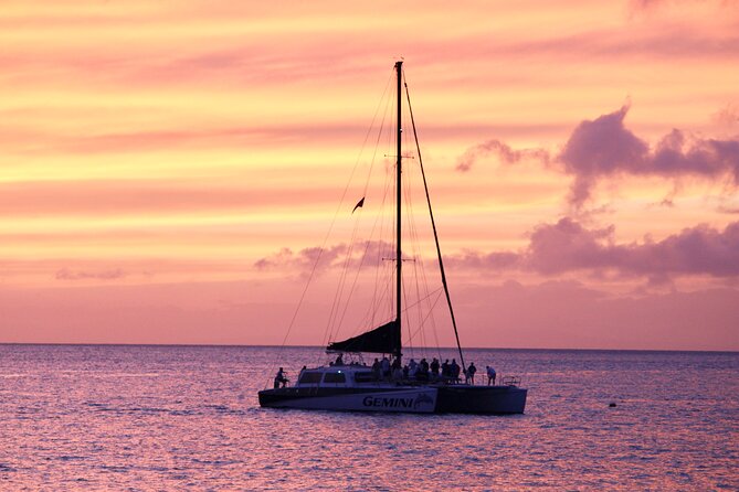 Maui: Coast of Ka'anapali Beach Sunset Dinner Sail - Key Points