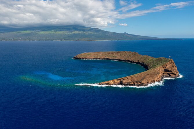 Maui Luxury Snorkeling Molokini aboard Air Conditioned Yacht Elua - The Luxury of Maui’s Only Air-Conditioned Yacht Elua