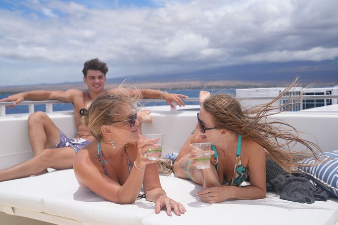 Maui Luxury Snorkeling Molokini aboard Air Conditioned Yacht Elua - Turtle Town and Its Hawaiian Green Sea Turtles